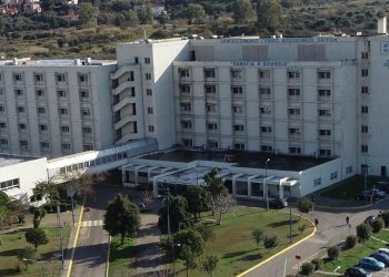 Πάτρα: Σε σοβαρή κατάσταση 12χρονος που έπεσε στο κενό