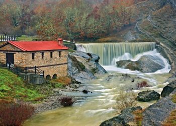 Ένα υπέροχο σκηνικό στον ποταμό Πραμόριτσα – Newsbeast