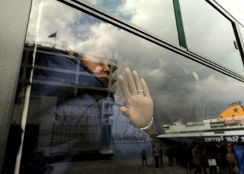 Μπλόκο κατοίκων των Γιαννιτσών σε λεωφορεία με πρόσφυγες – News.gr