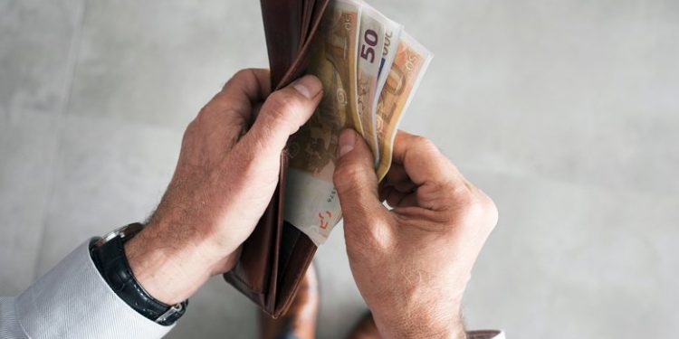 Πότε καταβάλλεται και πώς υπολογίζεται – News.gr