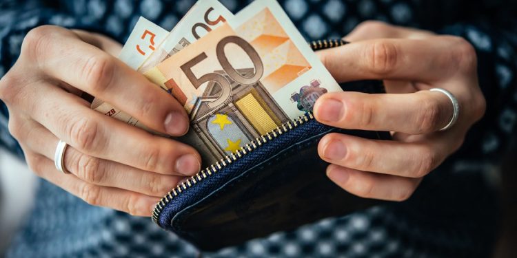 Φοροελαφρύνσεις ύψους 1,181 δισ. ευρώ στον προϋπολογισμό του 2020 – News.gr