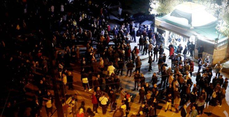 Διαβατά: Πολίτες κινήθηκαν προς το κέντρο φιλοξενίας - Εμποδίστηκαν από αστυνομικές δυνάμεις