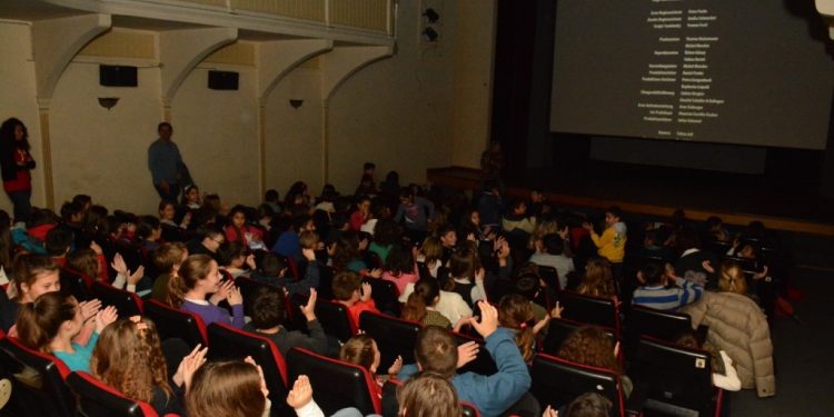 ΔΙΕΘΝΕΣ ΦΕΣΤΙΒΑΛ ΚΙΝΗΜΑΤΟΓΡΑΦΟΥ ΟΛΥΜΠΙΑΣ ΓΙΑ ΠΑΙΔΙΑ ΚΑΙ ΝΕΟΥΣ: Με κινηματογραφικό χρώμα η τελετή έναρξης στο θέατρο «Απόλλων» στον Πύργο