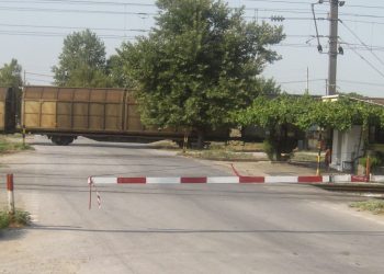 ΠΥΡΓΟΣ: Σύγκρουση τρένου με ΙΧ σε αφύλακτη διάβαση
