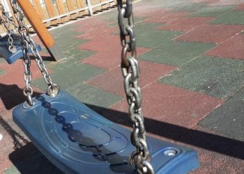 “Ο ΠΥΡΓΟΣ ΟΛΟΙ ΕΜΕΙΣ”: “Η παιδική χαρά του Επαρχείου χρειάζεται άμεσα συντήρηση”!