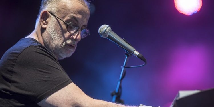 Το συγκινητικό μήνυμα του Θάνου Μικρούτσικου μέσα από το νοσοκομείο – News.gr