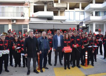 ΔΗΜΟΣ ΑΝΔΔΡΑΒΙΔΑΣ – ΚΥΛΛΗΝΗΣ: Κάλαντα στο Δήμαρχο