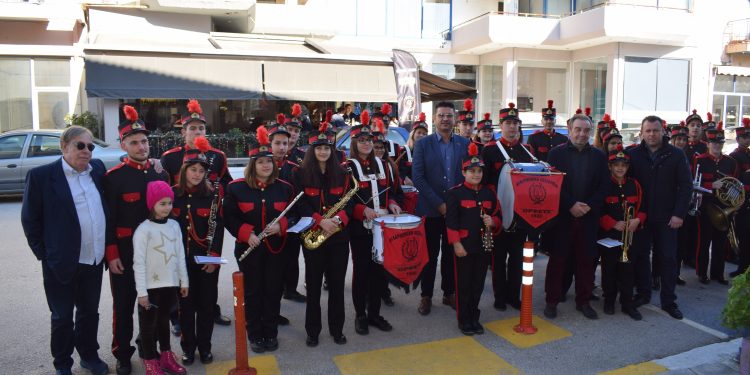 Τα Πρωτοχρονιάτικα κάλαντα στον Δήμαρχο Γιάννη Λέντζα