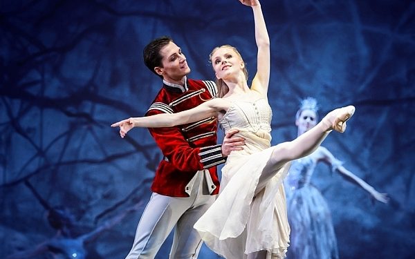 Το κορυφαίο έργο του P.I TCHAIKOVSKY ‘’ Ο ΚΑΡΥΟΘΡΑΥΣΤΗΣ’’ παρουσιάζεται στο Δημοτικό Θέατρο Αμαλιάδας