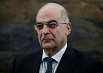 Επαφές Δένδια με τον Λίβυο στρατάρχη Χαλίφα Χάφταρ – News.gr