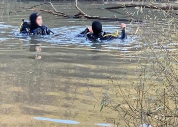 Θρίλερ με οδηγό αυτοκινήτου που έπεσε σε αρδευτικό κανάλι – News.gr