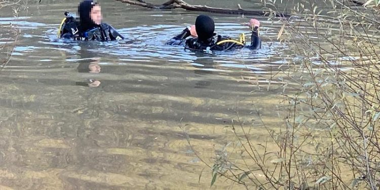 Θρίλερ με οδηγό αυτοκινήτου που έπεσε σε αρδευτικό κανάλι – News.gr