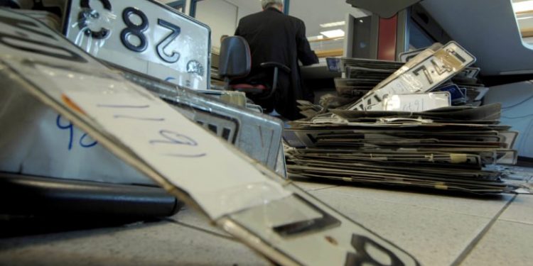 Η προθεσμία που ισχύει για την κατάθεση των πινακίδων – News.gr