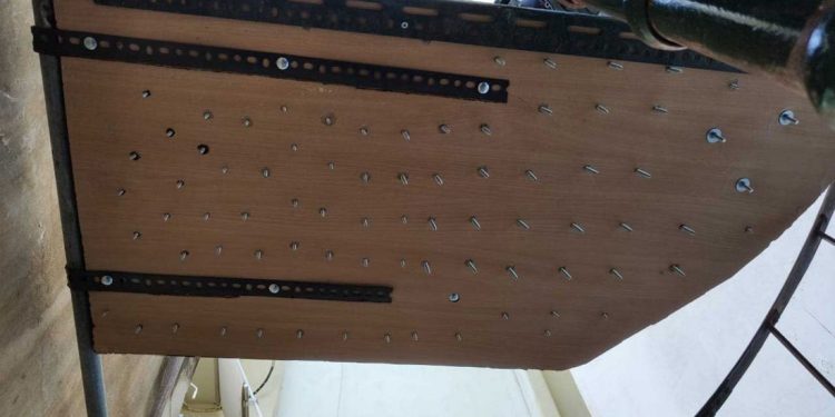 Αυτός είναι ο μηχανισμός – παγίδα με καρφιά που είχαν κατασκευάσει – News.gr