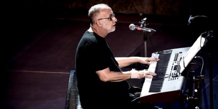 Η συγκινητική έκκληση του Θάνου Μικρούτσικου από το νοσοκομείο – News.gr