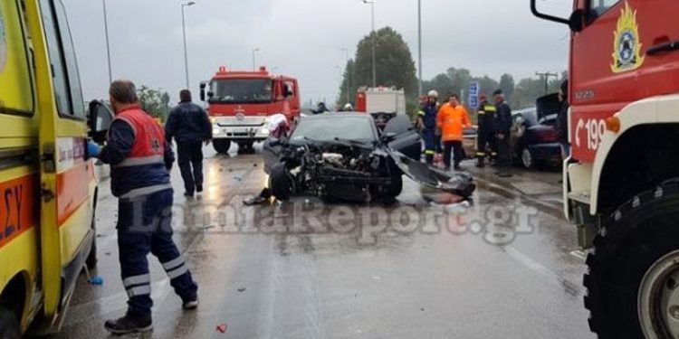 Μετωπική σύγκρουση δύο αυτοκινήτων με νεκρό και τραυματίες – News.gr