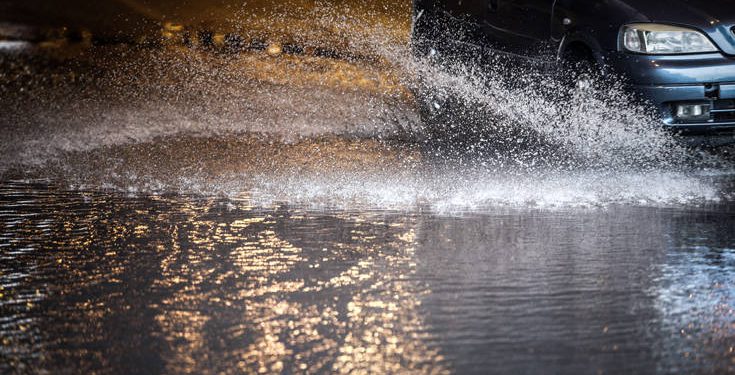 Καταιγίδες και θυελλώδεις ανέμους έφερε ο «Ετεοκλής»