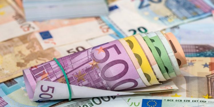 Περαστικός βρήκε σακίδιο με 16.000 ευρώ και το παρέδωσε – News.gr
