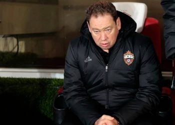 «Σε διαπραγματεύσεις με την ΑΕΚ ο Σλούτσκι»