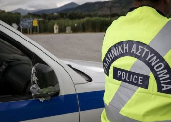Κλείδωσαν πρόσφυγες σε φορτηγό – ψυγείο στη Λάρισα – News.gr