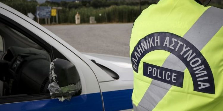Κλείδωσαν πρόσφυγες σε φορτηγό – ψυγείο στη Λάρισα – News.gr