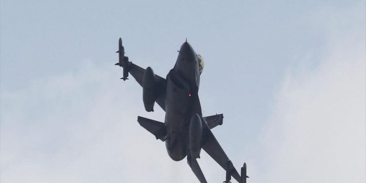 Αιγαίο: 40 τουρκικές παραβιάσεις και 16 εικονικές αερομαχίες