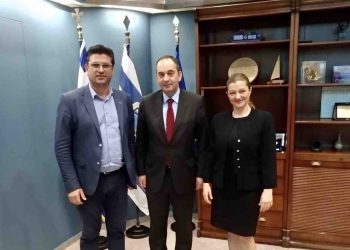 Συνάντηση Πλακιωτάκη – Αυγερινοπούλου – Λέντζα για το Λιμάνι Κυλλήνης Όχημα Nissanγια το Λιμεναρχείο Κυλλήνης