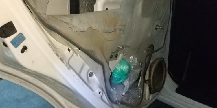 Είχε κρύψει πάνω από 5,6 κιλά ηρωίνης στην ταπετσαρία του αυτοκινήτου του