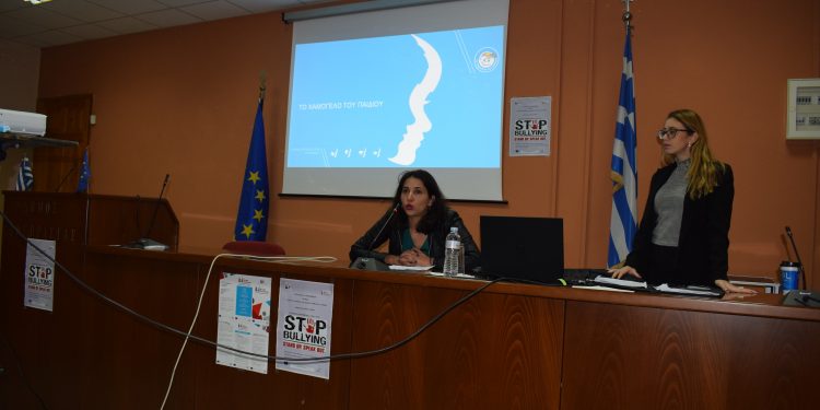 ΔΗΜΟΣ ΑΝΔΡΑΒΙΔΑΣ – ΚΥΛΛΗΝΗΣ: Επιτυχημένη η ενημερωτική εκδήλωση για το «bullying» (φωτος)