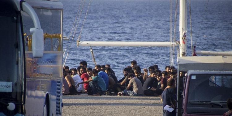 ΙΝΕ/ΓΣΕΕ: Τι δείχνει μελέτη της για τις σύγχρονες μεταναστευτικές ροές