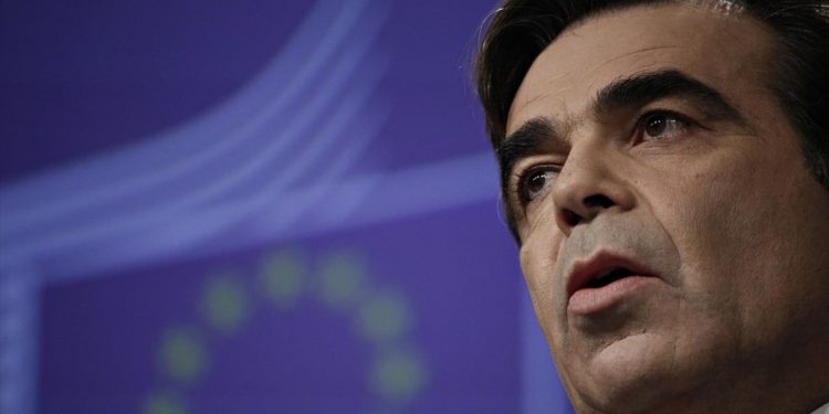 Μ. Σχοινάς: Νέο σύμφωνο μετανάστευσης ώστε όλα τα κράτη να επιμερίζονται δίκαια τα βάρη