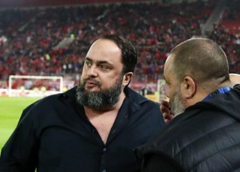 Παράπονα Μαρινάκη σε Χούμπελ για τη διαιτησία