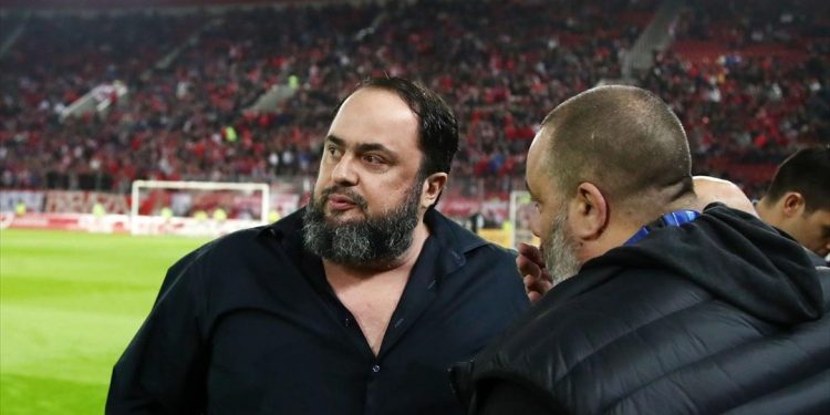 Παράπονα Μαρινάκη σε Χούμπελ για τη διαιτησία