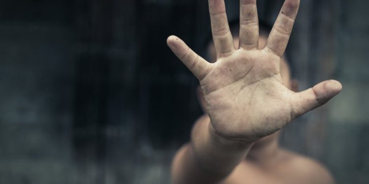 Πατέρας ασελγούσε για χρόνια στην ανήλικη με νοητική στέρηση κόρη του – News.gr