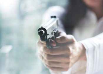 Νεκρός ο 3χρονος γιος επιχειρηματία από σφαίρα – News.gr