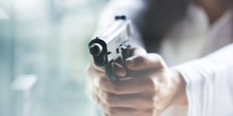 Νεκρός ο 3χρονος γιος επιχειρηματία από σφαίρα – News.gr