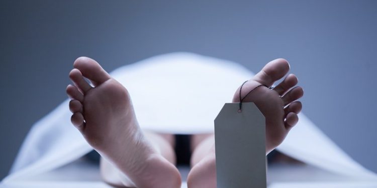 Υπάλληλος νεκροτομείου έκανε σεξ με πτώμα ανήλικης – News.gr