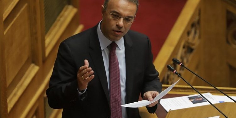 Κοινωνικό μέρισμα 700 ευρώ σε 250.000 δικαιούχους – News.gr