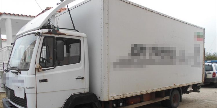 Θεσσαλονίκη: Σύλληψη διακινητών για μεταφορά 25 αλλοδαπών