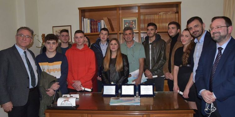 ΝΕΑ ΦΙΓΑΛΕΙΑ: Με επιτυχία η εκδήλωση για τη βράβευση του ΓΕΛ Νέας Φιγαλείας (φωτος)