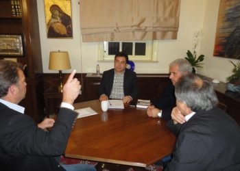 ΣΥΛΛΟΓΟΣ ΓΟΝΕΩΝ ΚΑΙ ΚΗΔΕΜΟΝΩΝ ΚΑΡΑΤΟΥΛΑ: Συνάντηση με τον δήμαρχο Πύργου για το σχολείο