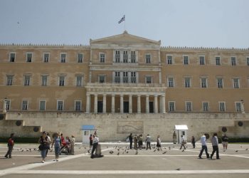 Ποιος είναι ο λόγος που ένα συγκεκριμένο παράθυρο της Βουλής παραμένει μόνιμα κλειστό
