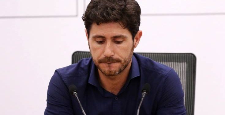 Βίκτορ Σάντσεθ: Ζήτησαν 20.000 ευρώ από τον πρώην προπονητή του Ολυμπιακού για το γυμνό βίντεο
