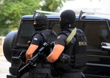 Συνελήφθη ο δραπέτης «Τοξοβόλος του Συντάγματος» – Βρέθηκαν καλάσνικοφ και ούζι σε κλεμμένο αυτοκίνητο