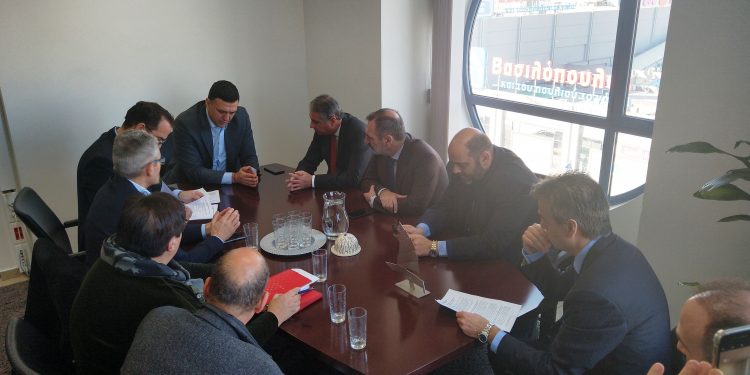 Στα γραφεία της Περιφέρειας ο Βασίλης Κικίλιας