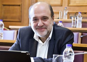 Στο ιατρείο της Βουλής ο Τρύφων Αλεξιάδης, κλήθηκε ασθενοφόρο – News.gr