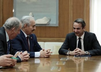 Τι είπαν Μητσοτάκης-Χάφταρ στη συνάντησή τους στη Βουλή – News.gr
