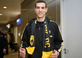 Στην Αθήνα για την ΑΕΚ ο Ζήσης