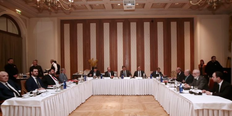 Οι αποφάσεις των «Big 4» του ελληνικού ποδοσφαίρου στην κρίσιμη συνάντηση – News.gr