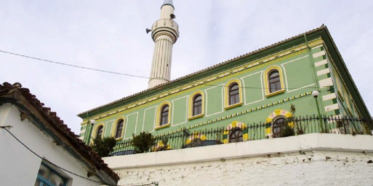 «Φύτεψαν» εικονικό τζαμί στο Φαρμακονήσι – News.gr